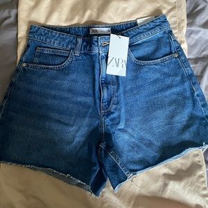 Zara low rise short. NWT. No flaws missed the return window.